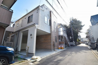 【前面道路含む現地写真】 | 交通量のほとんどない、４ｍ公道に面しています。