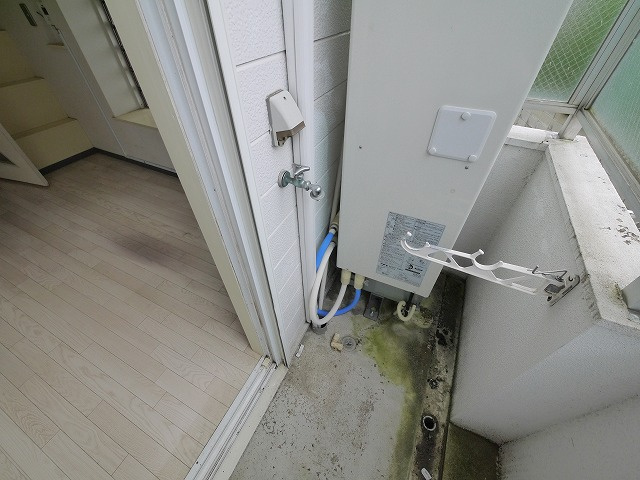 シティパレス新大宮P-5のバルコニー|洗濯機置き場です