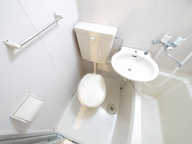 シティパレス新大宮P-5のトイレ|ゆったりとした空間のトイレです