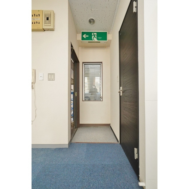 コートハウスツジの玄関