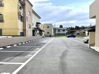 【駐車場】