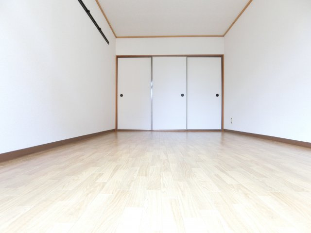 メゾンヤマモトの居間・リビング