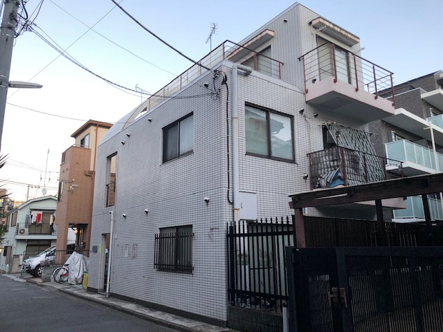 三和マンション１号館の外観