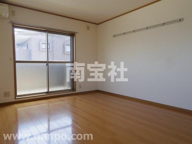 【居間・リビング】 | 10畳の洋間