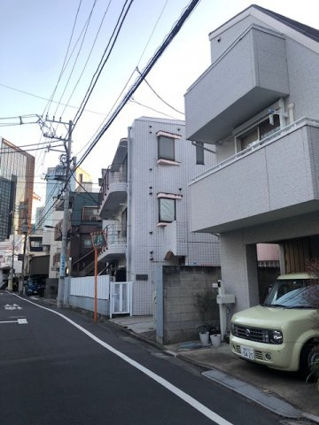 三和マンション３号館の外観