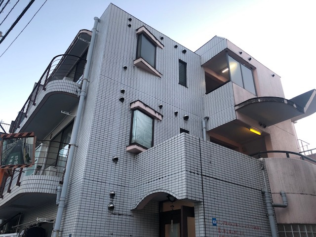 三和マンション３号館の外観