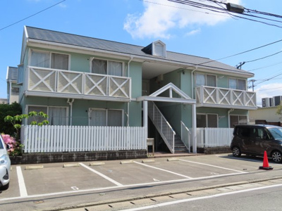 【外観】 | グリーンエステートA棟 | 外はおしゃれなグリーン色♪