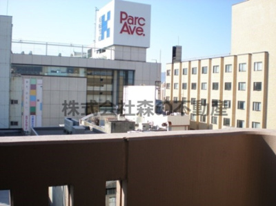 【バルコニー】 | パークサイドビル | バルコニーからの眺めを楽しみながら食事をしませんか