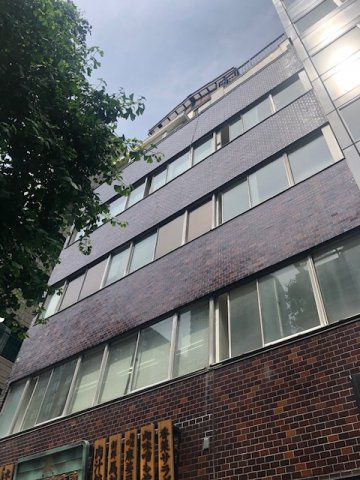 岡田ビルの外観