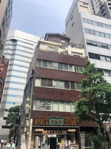 岡田ビルの外観
