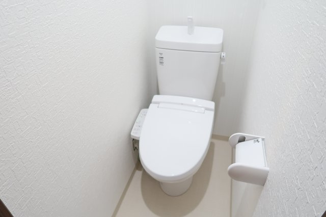 フリーディオ木屋元町のトイレ|ウォシュレット付き