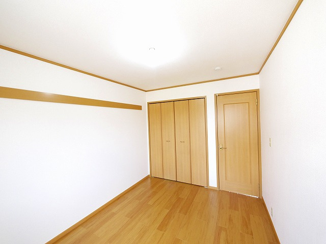 コンフォール南Bの寝室|ゆとりの広さです