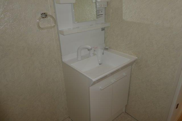 楠小路Cの独立洗面台|シャンプードレッサー
