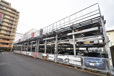 【駐車場】 | グランシティ豊田 | マンション敷地内の駐車場は防犯対策もしっかりしているので自慢の愛車を安心して駐車できます。