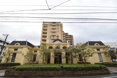 【外観】 | グランシティ豊田 | 周辺環境に溶け込み、それでいて個性豊かなデザインは住まう人に優越感をもたらしてくれます。
