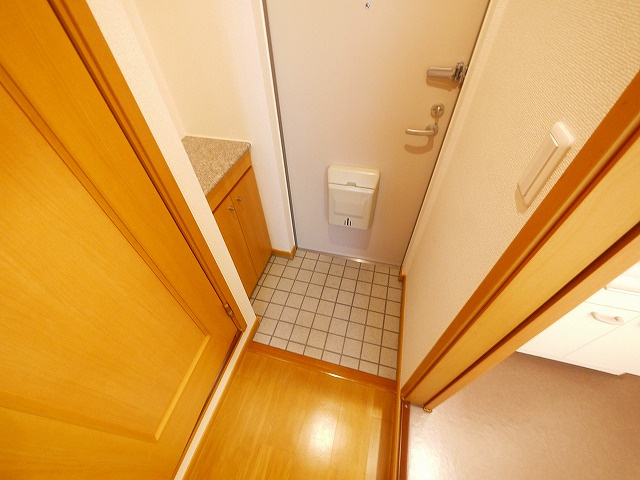 パレット法蓮の玄関|収納もある玄関です