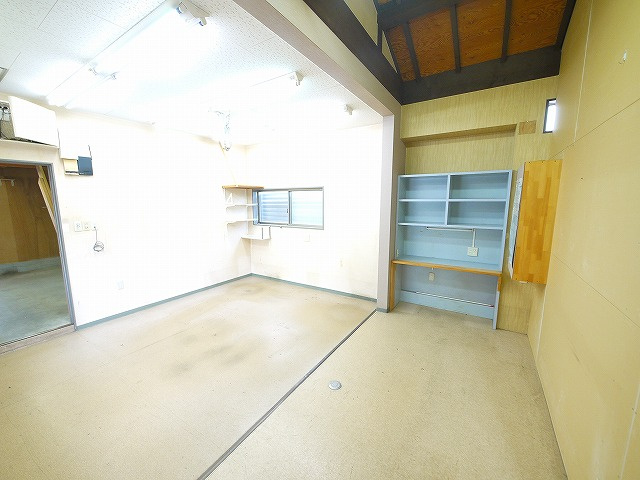 今小路町店舗の内装