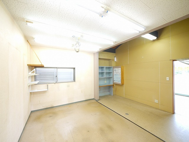 今小路町店舗の内装