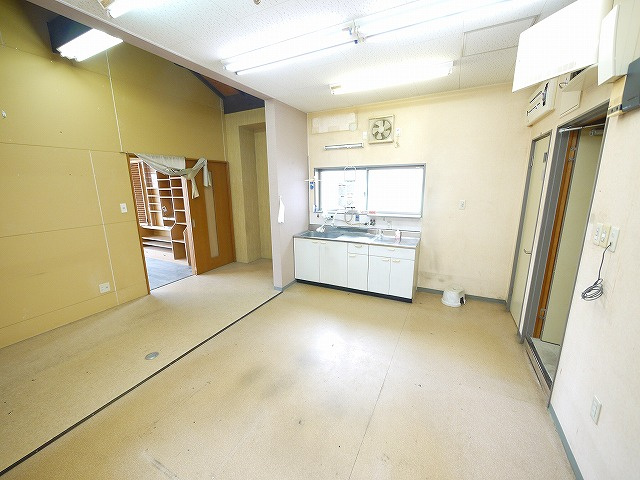 今小路町店舗の内装