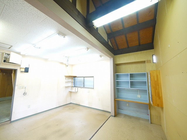 今小路町店舗の内装