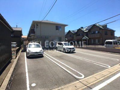 【駐車場】 | グランドハイツ | カースペースがあります
