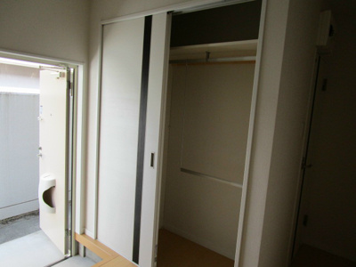 【玄関】 | プレジデントハウス肴町