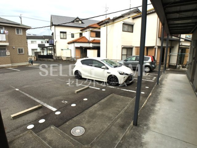 【駐車場】 | セジュール雅 | 車をお持ちの方に嬉しい駐車場付きの物件です