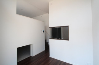 【居間・リビング】 | ラヴィーヌ中丸 | 使いやすい居間です