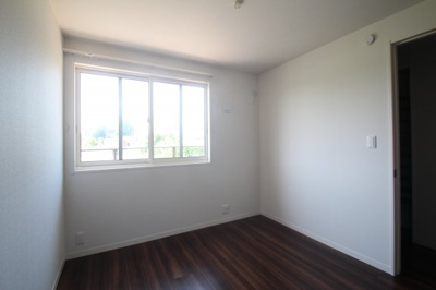 【寝室】 | ラヴィーヌ中丸 | 広くて明るい寝室