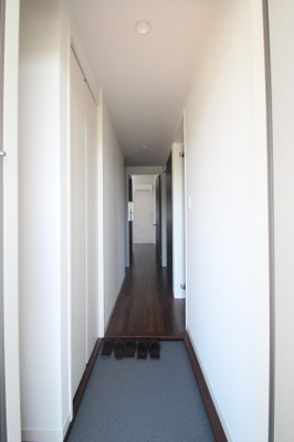 【玄関】 | ラヴィーヌ中丸 | ゆったりとした玄関です