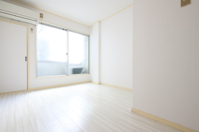 【洋室】 | メイプルリーフ平野