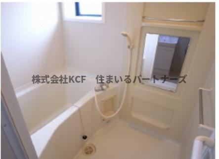 ハイ・フラワーコーポの浴室|きれいなお風呂です