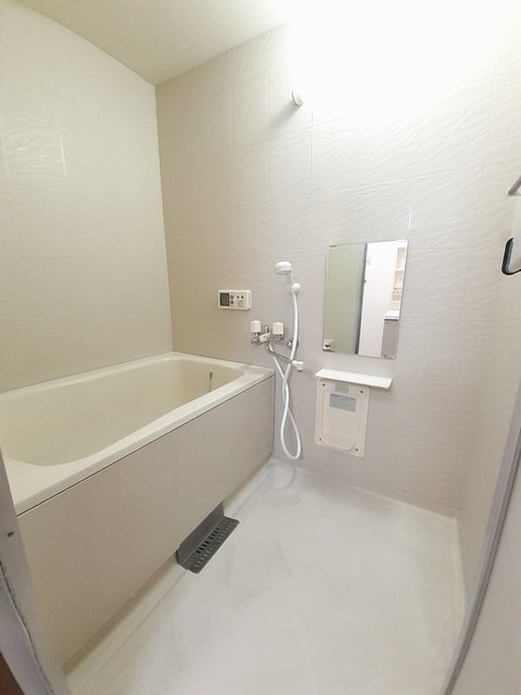 フォレストコート　Ａの浴室