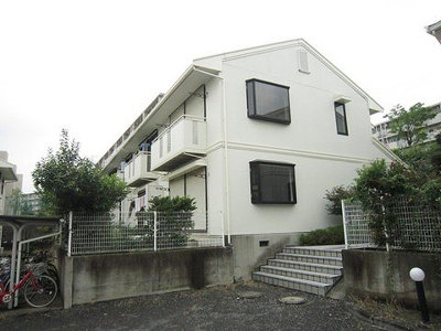 【外観】 | コスモハウスB | ペット＆楽器OK！閑静な住宅地にある人気のテラスハウス☆ブルーライン「仲町台」駅より徒歩圏内！小学校が近くてお子様のいるファミリーさんには嬉しい立地です☆