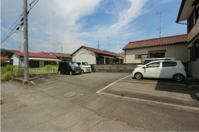 【駐車場】 | マーチ 梶塚 | 駐車場です