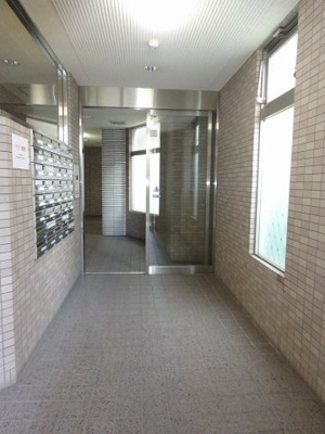 【エントランス】 | サンイースト江坂 | エントランスです