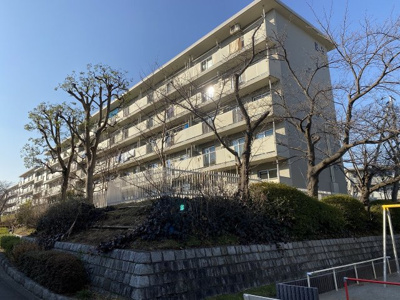 【外観】 | すすき野第２団地８－９棟 | 総戸数３３０戸、昭和５３年８月築、管理人は日勤勤務につき管理体制良好です♪