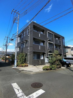 【外観】 | 田園都市線「溝の口」・南武線「武蔵溝ノ口」駅にアクセス可能な最寄りバス停より徒歩6分！郵便局やコンビニが近くて便利な住環境です☆
