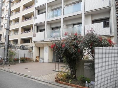 早川マンションのエントランス