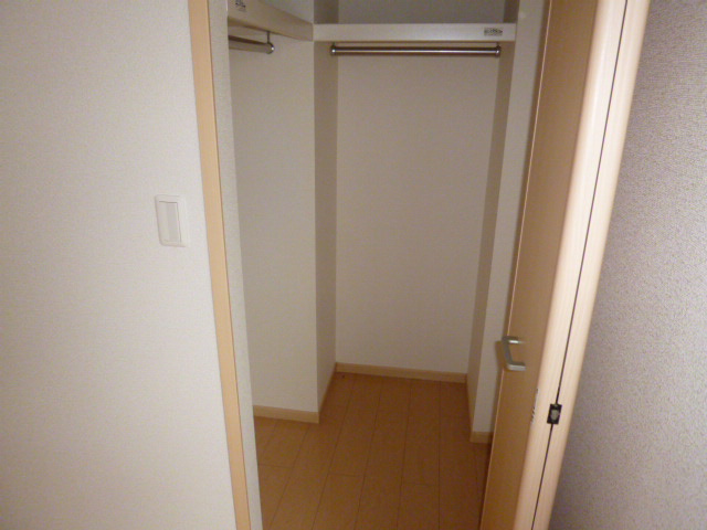 ピエーノヴェルデの居間・リビング