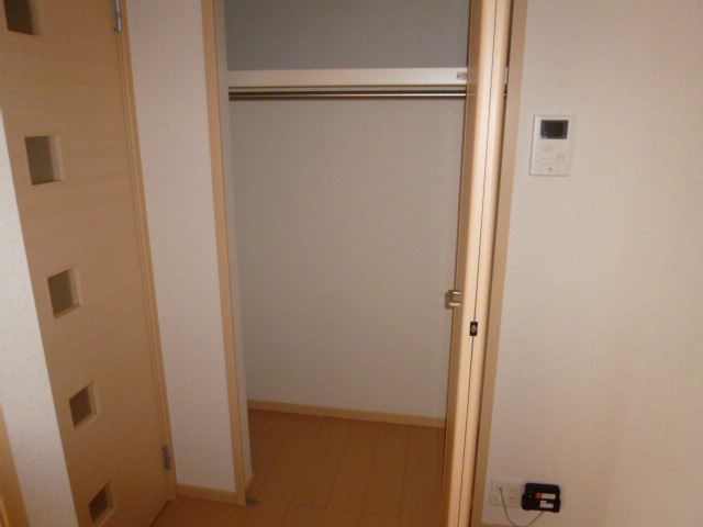 ピエーノヴェルデの玄関|シューズボックス（鏡付き）