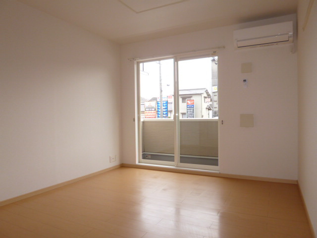 ピエーノヴェルデの居間・リビング|洋室