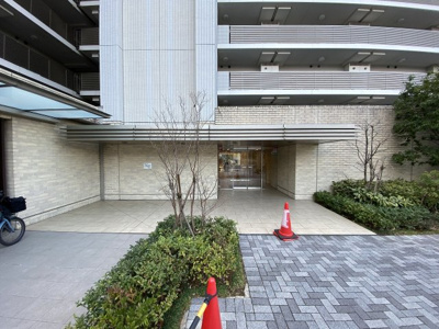 【エントランス】 | ブランズ市が尾ガーデン | エントランス部分です。