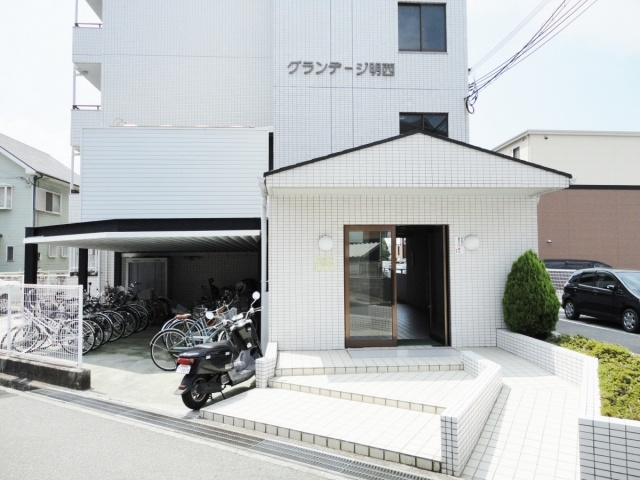 グランテージ明西の外観
