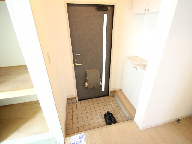 ラークヒルズ弐番館の玄関