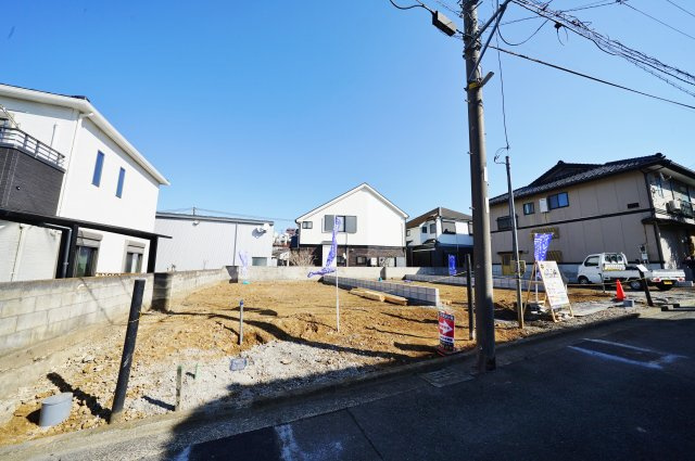 西海岸風のデザイン住宅！全棟ＬＤＫ１９帖以上♪２、３号棟カースペース２台。保土ヶ谷区鎌谷町　全３棟新築戸建ての外観