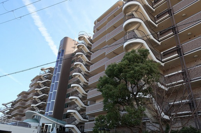 【外観】 | ダイアパレス吹田ウィンドヒル　中古マンション | 【現地写真】
総戸数118戸のマンションです♪