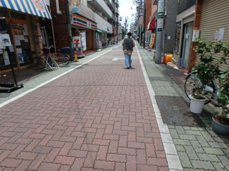 【周辺】 | 商店街です。買い物と食事に重宝します。