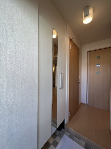 Garden Partyの収納|ミラー付シューズクローク