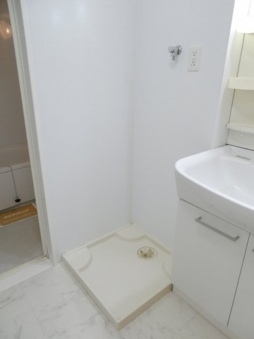 Garden Partyの洗面所|洗濯機置き場